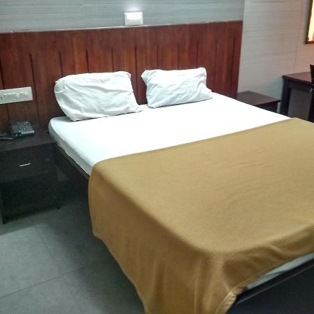 International Tourist Home 科泽科德 外观 照片