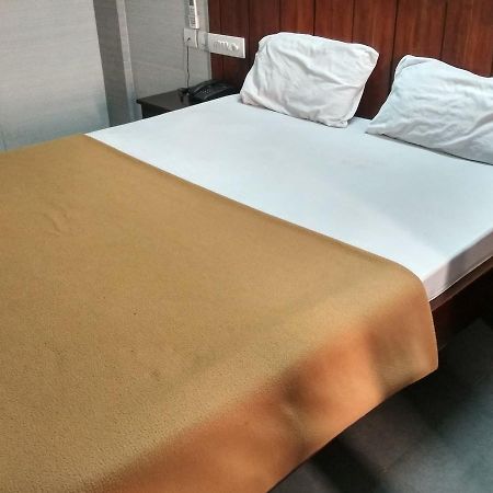 International Tourist Home 科泽科德 外观 照片